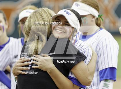 Thumbnail 2 in Robinson vs. Aubrey (UIL Softball 4A D2 Final) photogallery.