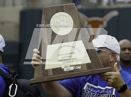 Thumbnail 2 in Robinson vs. Aubrey (UIL Softball 4A D2 Final) photogallery.