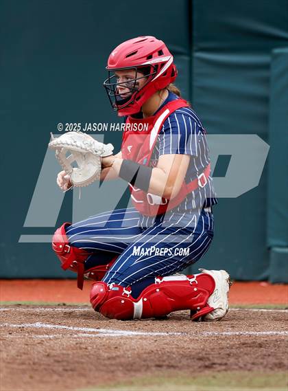 Thumbnail 1 in Robinson vs. Aubrey (UIL Softball 4A D2 Final) photogallery.
