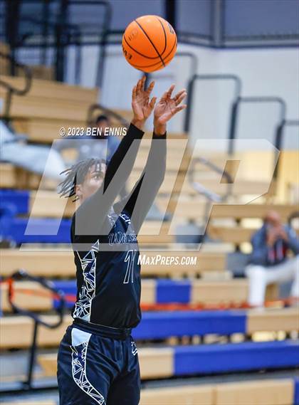 Thumbnail 2 in Millbrook vs. Dutchtown (Lemon Street Classic) photogallery.