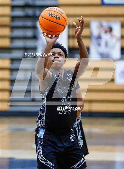 Thumbnail 2 in Millbrook vs. Dutchtown (Lemon Street Classic) photogallery.