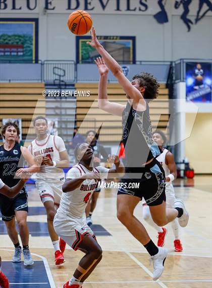 Thumbnail 1 in Millbrook vs. Dutchtown (Lemon Street Classic) photogallery.