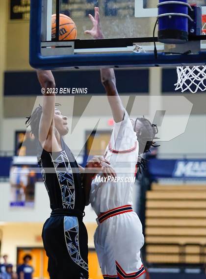 Thumbnail 3 in Millbrook vs. Dutchtown (Lemon Street Classic) photogallery.