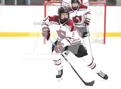 Thumbnail 1 in Loomis vs. St. Paul's (Avon Christmas Classic 5th Place photogallery.