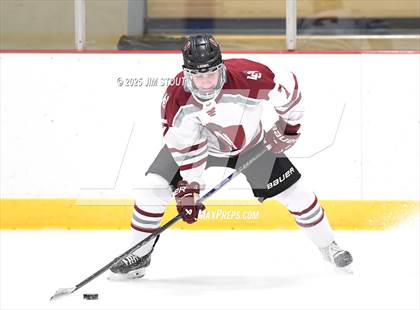 Thumbnail 3 in Loomis vs. St. Paul's (Avon Christmas Classic 5th Place photogallery.