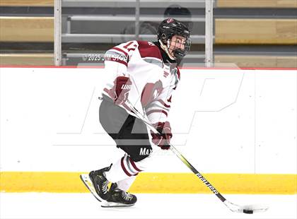 Thumbnail 3 in Loomis vs. St. Paul's (Avon Christmas Classic 5th Place photogallery.