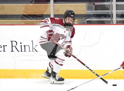 Thumbnail 3 in Loomis vs. St. Paul's (Avon Christmas Classic 5th Place photogallery.