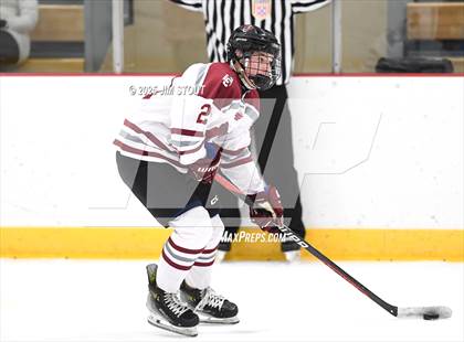 Thumbnail 2 in Loomis vs. St. Paul's (Avon Christmas Classic 5th Place photogallery.