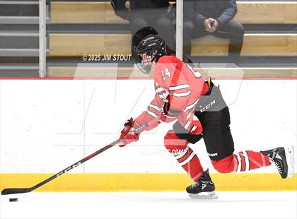 Thumbnail 1 in Loomis vs. St. Paul's (Avon Christmas Classic 5th Place photogallery.