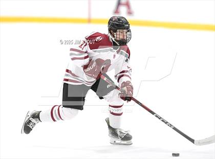 Thumbnail 2 in Loomis vs. St. Paul's (Avon Christmas Classic 5th Place photogallery.