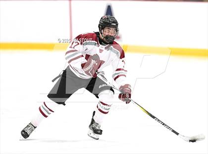 Thumbnail 3 in Loomis vs. St. Paul's (Avon Christmas Classic 5th Place photogallery.