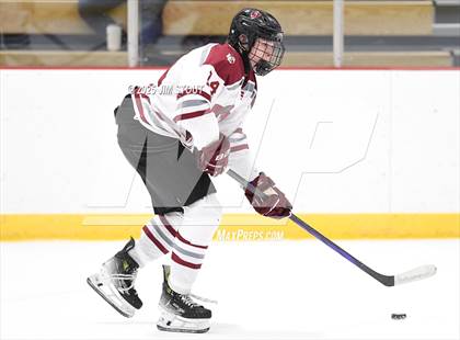 Thumbnail 3 in Loomis vs. St. Paul's (Avon Christmas Classic 5th Place photogallery.