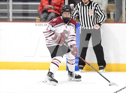 Thumbnail 3 in Loomis vs. St. Paul's (Avon Christmas Classic 5th Place photogallery.