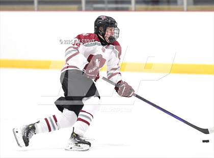 Thumbnail 2 in Loomis vs. St. Paul's (Avon Christmas Classic 5th Place photogallery.