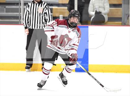 Thumbnail 3 in Loomis vs. St. Paul's (Avon Christmas Classic 5th Place photogallery.