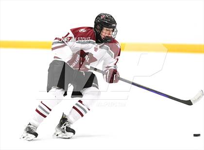 Thumbnail 1 in Loomis vs. St. Paul's (Avon Christmas Classic 5th Place photogallery.