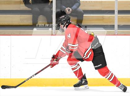 Thumbnail 3 in Loomis vs. St. Paul's (Avon Christmas Classic 5th Place photogallery.