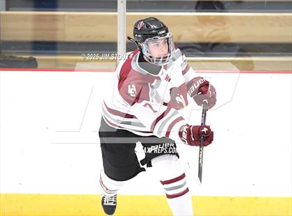 Thumbnail 3 in Loomis vs. St. Paul's (Avon Christmas Classic 5th Place photogallery.