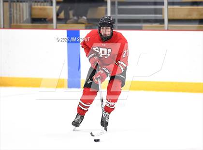 Thumbnail 3 in Loomis vs. St. Paul's (Avon Christmas Classic 5th Place photogallery.