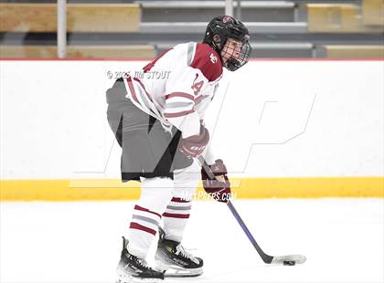 Thumbnail 1 in Loomis vs. St. Paul's (Avon Christmas Classic 5th Place photogallery.