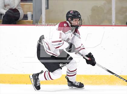 Thumbnail 3 in Loomis vs. St. Paul's (Avon Christmas Classic 5th Place photogallery.