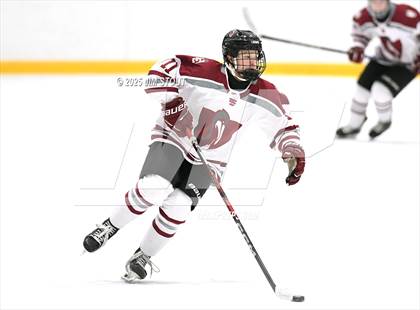Thumbnail 1 in Loomis vs. St. Paul's (Avon Christmas Classic 5th Place photogallery.
