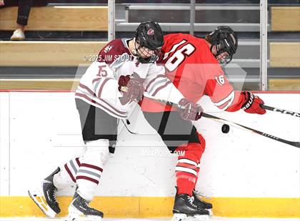 Thumbnail 3 in Loomis vs. St. Paul's (Avon Christmas Classic 5th Place photogallery.