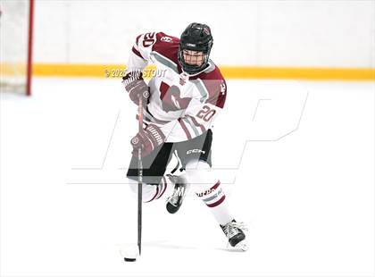 Thumbnail 3 in Loomis vs. St. Paul's (Avon Christmas Classic 5th Place photogallery.