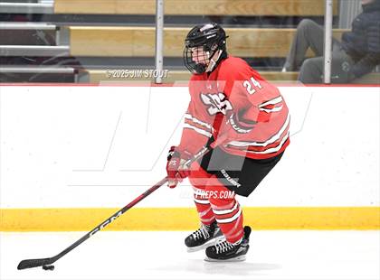 Thumbnail 1 in Loomis vs. St. Paul's (Avon Christmas Classic 5th Place photogallery.