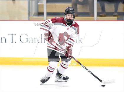 Thumbnail 3 in Loomis vs. St. Paul's (Avon Christmas Classic 5th Place photogallery.