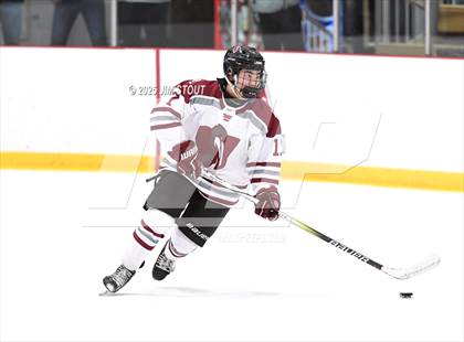 Thumbnail 2 in Loomis vs. St. Paul's (Avon Christmas Classic 5th Place photogallery.