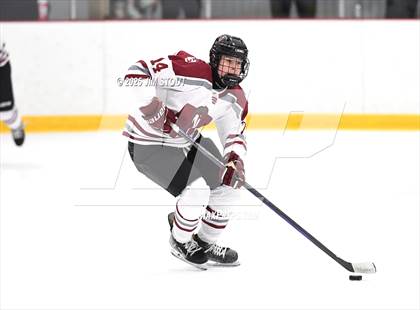 Thumbnail 1 in Loomis vs. St. Paul's (Avon Christmas Classic 5th Place photogallery.