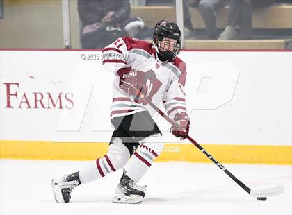 Thumbnail 3 in Loomis vs. St. Paul's (Avon Christmas Classic 5th Place photogallery.