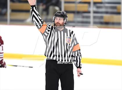 Thumbnail 2 in Loomis vs. St. Paul's (Avon Christmas Classic 5th Place photogallery.