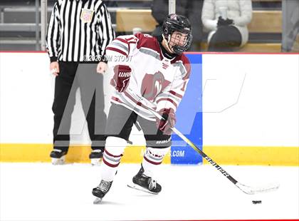 Thumbnail 2 in Loomis vs. St. Paul's (Avon Christmas Classic 5th Place photogallery.