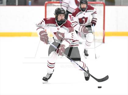 Thumbnail 2 in Loomis vs. St. Paul's (Avon Christmas Classic 5th Place photogallery.