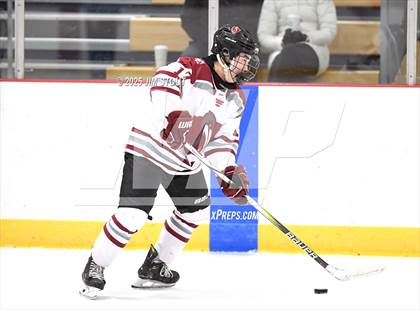 Thumbnail 2 in Loomis vs. St. Paul's (Avon Christmas Classic 5th Place photogallery.