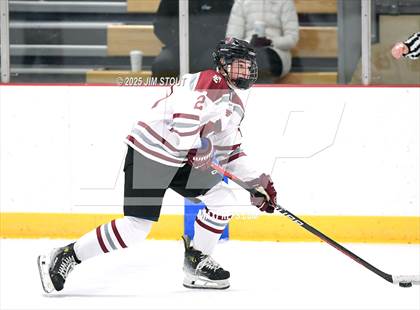 Thumbnail 3 in Loomis vs. St. Paul's (Avon Christmas Classic 5th Place photogallery.