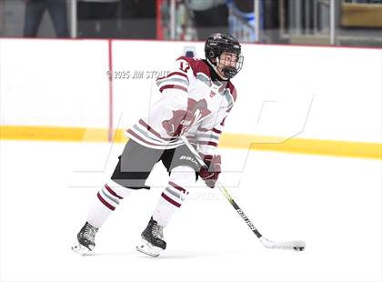 Thumbnail 3 in Loomis vs. St. Paul's (Avon Christmas Classic 5th Place photogallery.