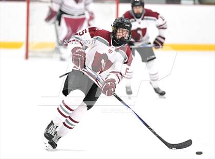 Thumbnail 3 in Loomis vs. St. Paul's (Avon Christmas Classic 5th Place photogallery.
