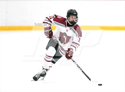 Thumbnail 2 in Loomis vs. St. Paul's (Avon Christmas Classic 5th Place photogallery.