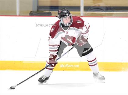 Thumbnail 1 in Loomis vs. St. Paul's (Avon Christmas Classic 5th Place photogallery.