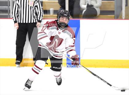 Thumbnail 2 in Loomis vs. St. Paul's (Avon Christmas Classic 5th Place photogallery.