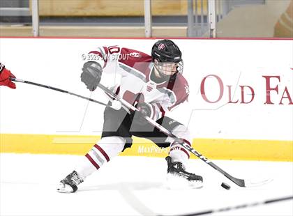 Thumbnail 2 in Loomis vs. St. Paul's (Avon Christmas Classic 5th Place photogallery.