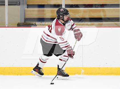 Thumbnail 2 in Loomis vs. St. Paul's (Avon Christmas Classic 5th Place photogallery.