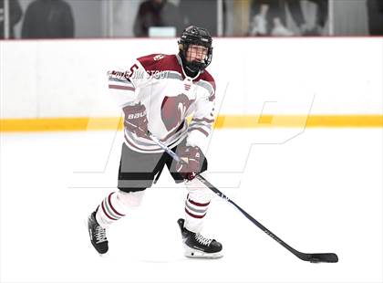 Thumbnail 2 in Loomis vs. St. Paul's (Avon Christmas Classic 5th Place photogallery.