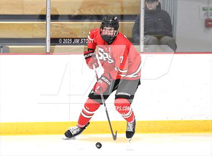 Thumbnail 3 in Loomis vs. St. Paul's (Avon Christmas Classic 5th Place photogallery.