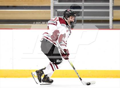 Thumbnail 2 in Loomis vs. St. Paul's (Avon Christmas Classic 5th Place photogallery.