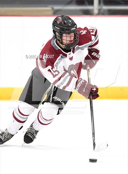 Thumbnail 3 in Loomis vs. St. Paul's (Avon Christmas Classic 5th Place photogallery.