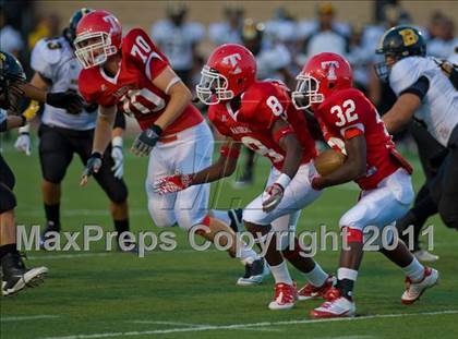 Thumbnail 3 in Brennan @ Taft photogallery.